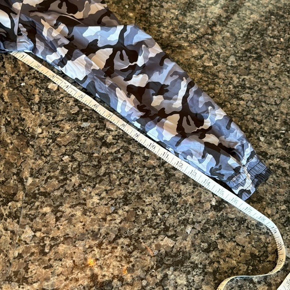 Forever 21 camo nylon quarter zip S NWT - Picture 8 of 8